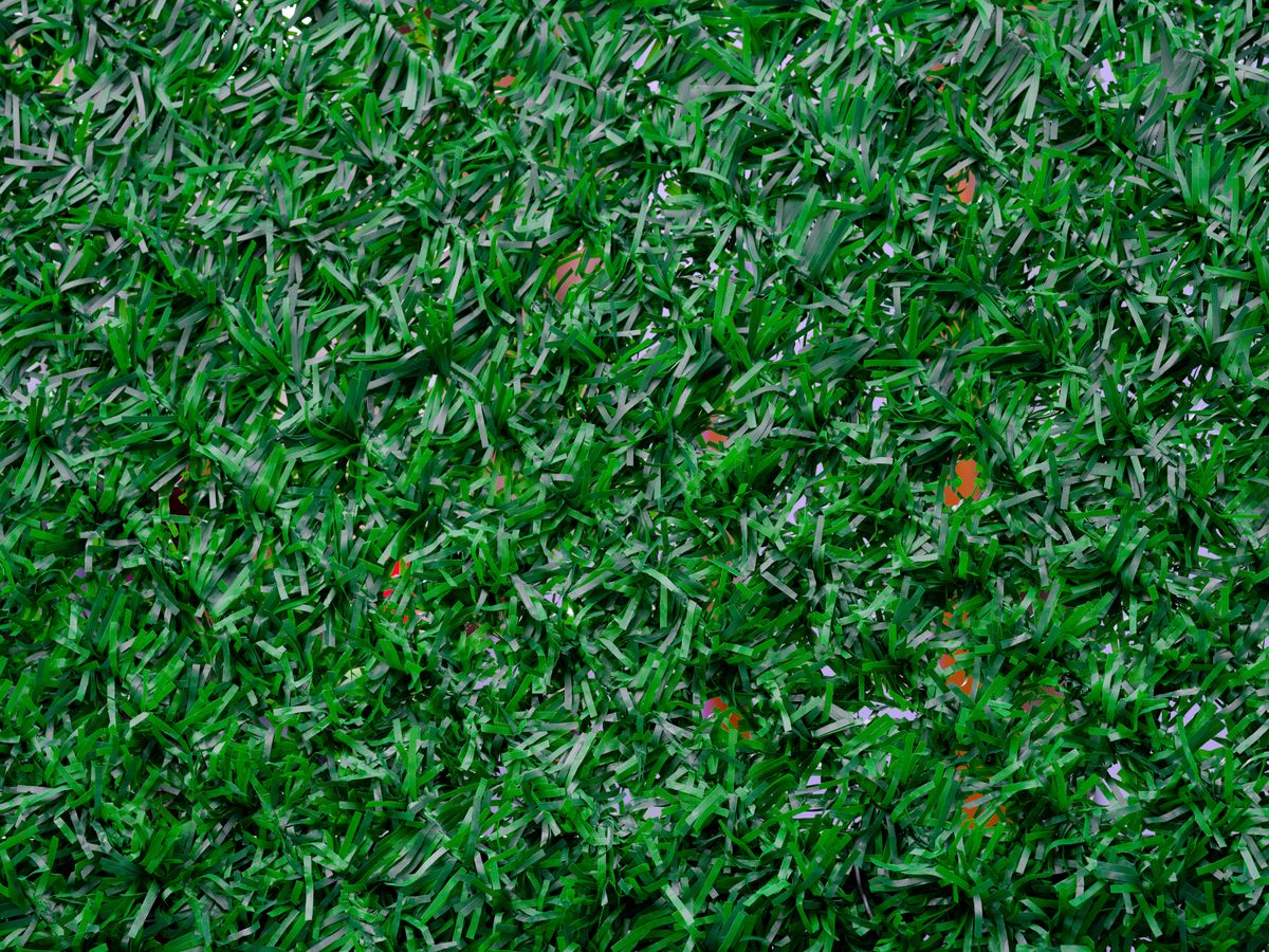 Artificial grass pile height sample at the Afloraa workshop