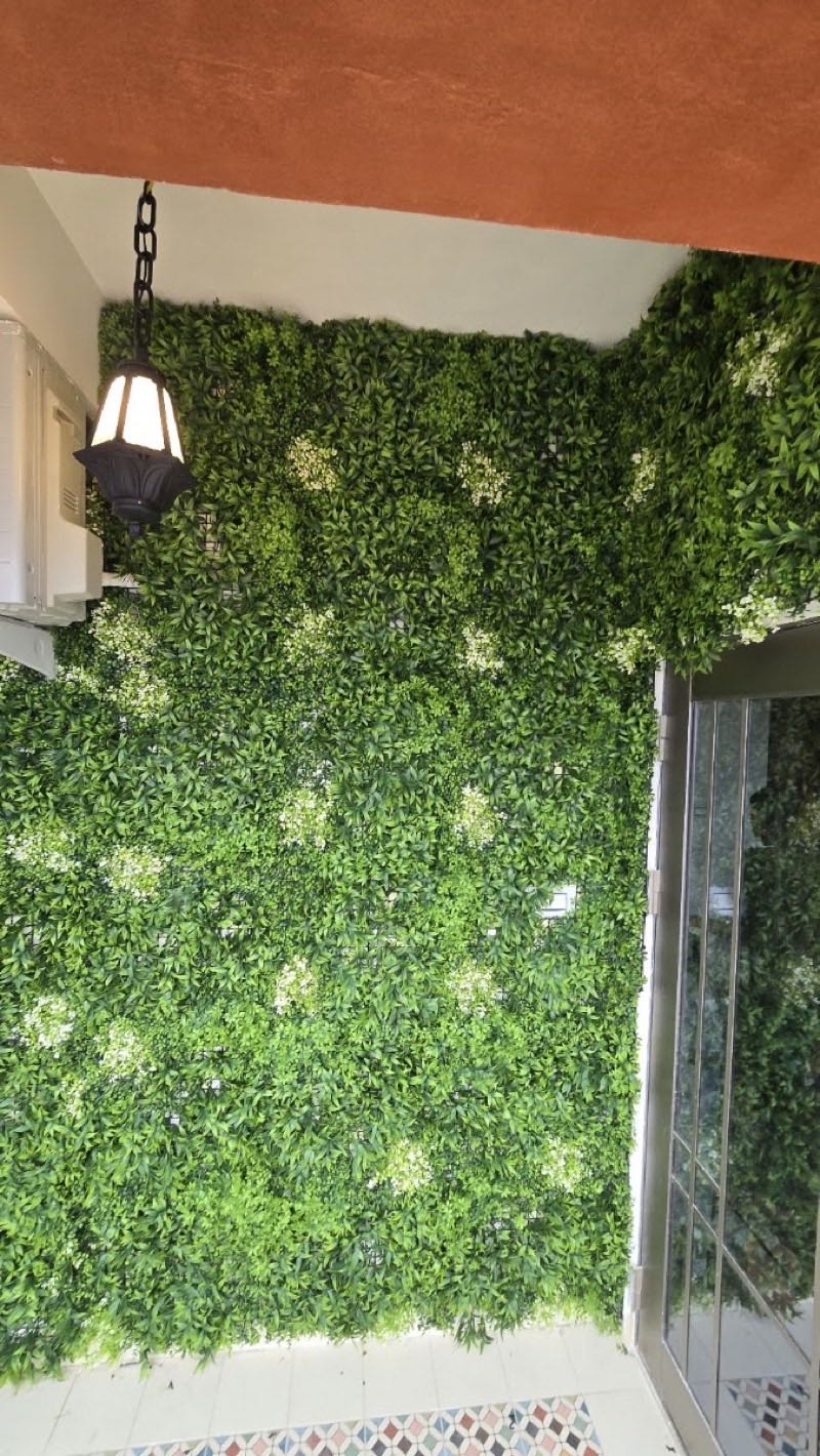 Afloraa: Green Wall Dense