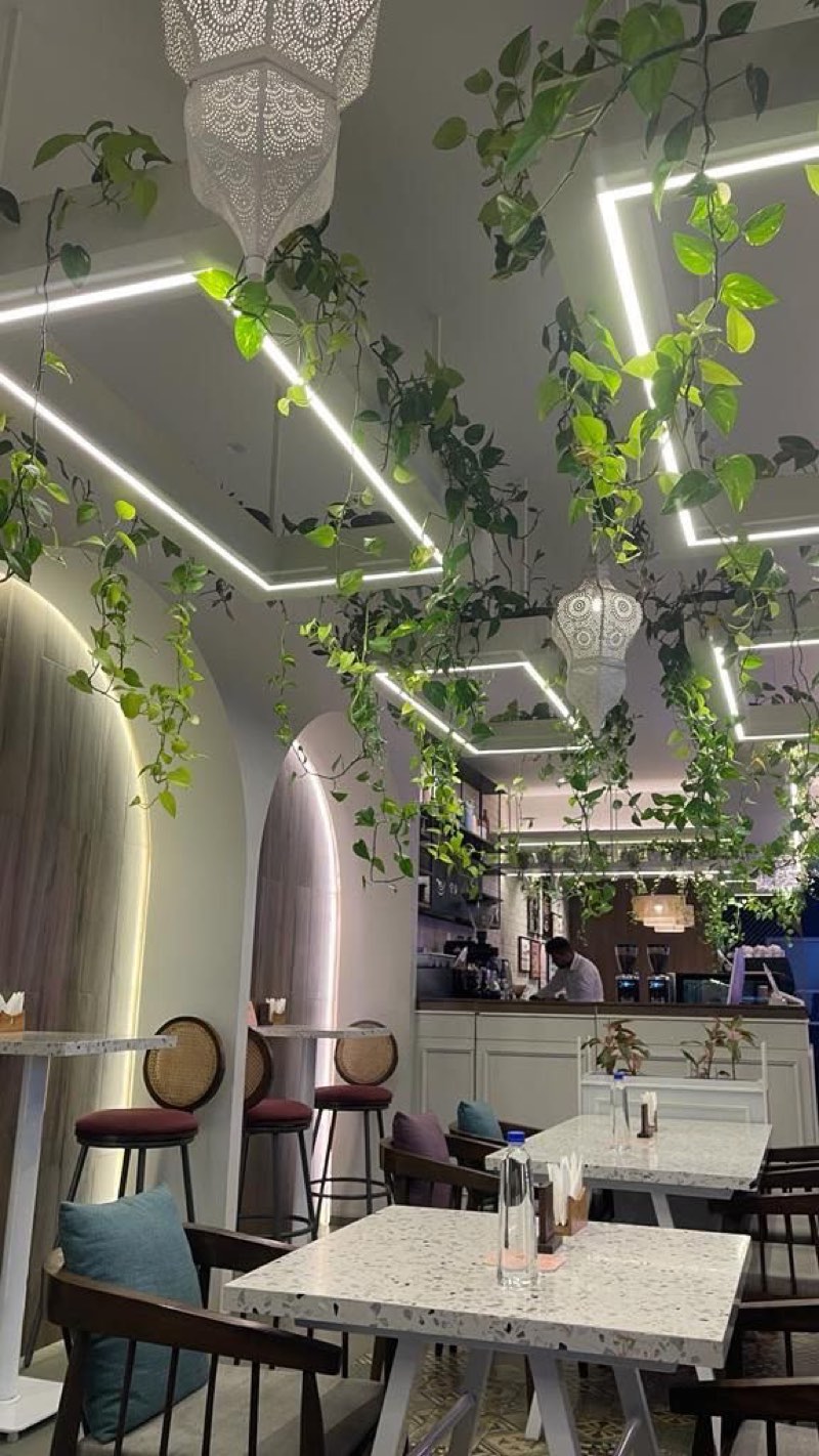 Hanging greenery installation by Afloraa