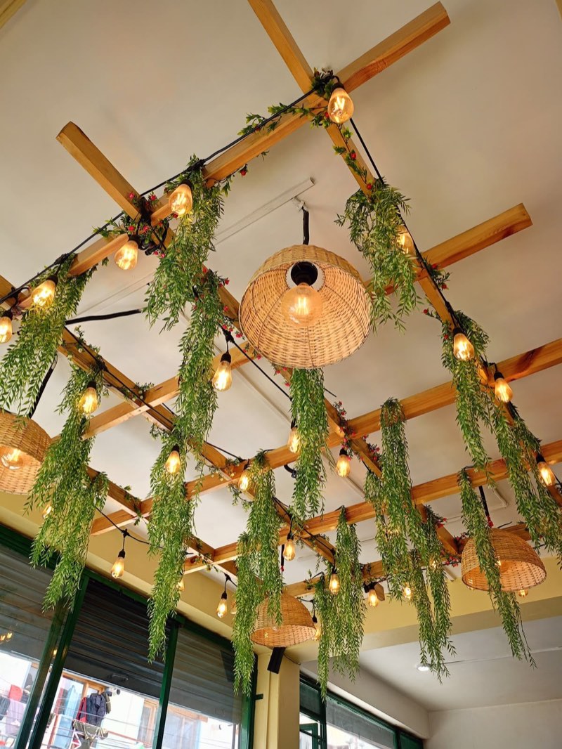Pergola hanging garden installation by Afloraa